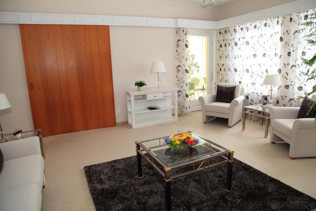 Hotel Christine Fussen Bagian luar foto