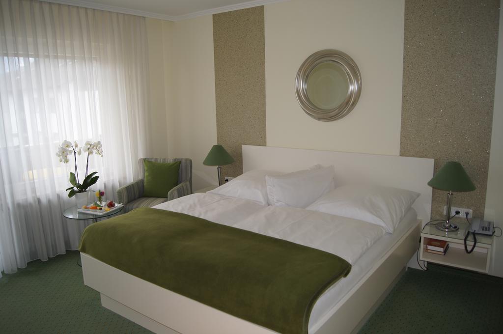 Hotel Christine Fussen Bagian luar foto