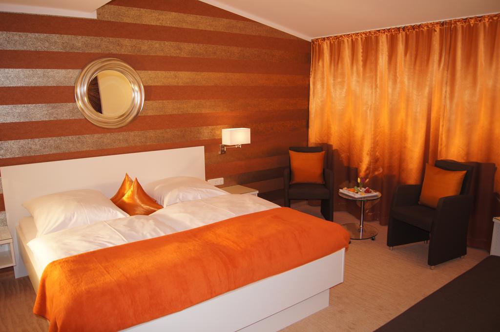 Hotel Christine Fussen Bagian luar foto